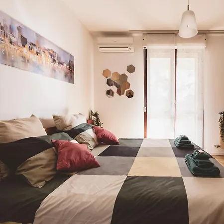 Casa Zoe 2 * פארמה